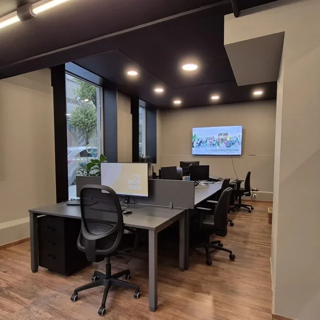 Mesas de trabajo en coworking