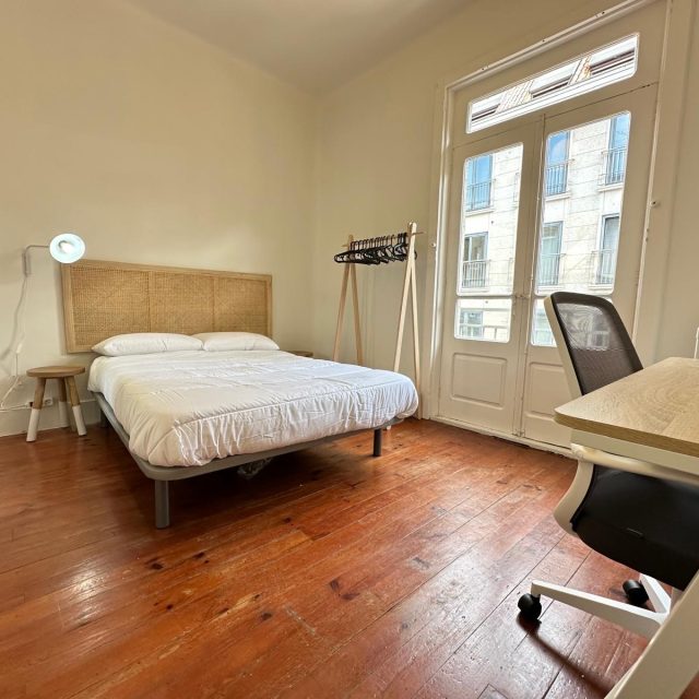 Habitación con cama matrimonial en Colivig Paraguay 12, Vigo