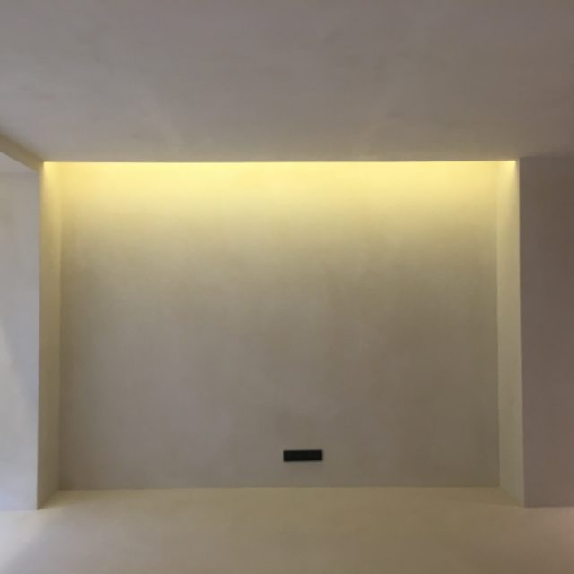 Detalle de iluminación indirecta cálida